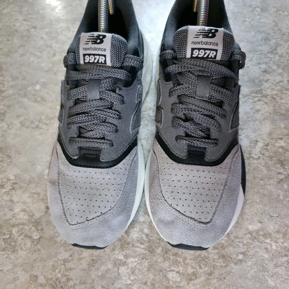 New Balance 997R Running Shoes Black Gray White Men's 7 D / Women's 8.5 Wide